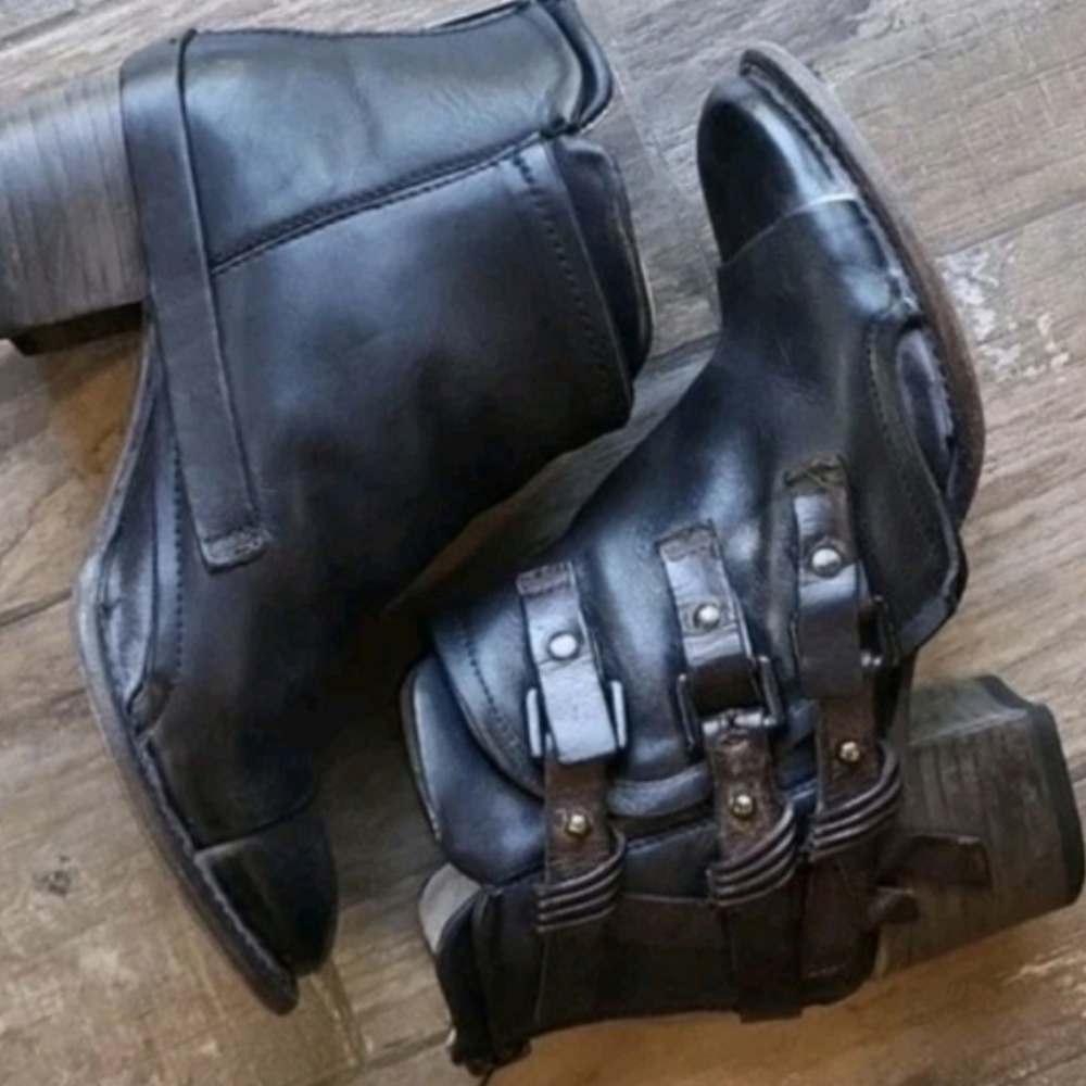 Freebird Circe Buckle Detail Leather Heeled Booties in Black/Brown, Size 7 - Picture 5 of 14